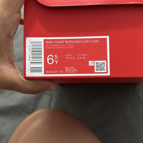 Nike sneakers size 6.5Y, used only once - Picture 5 of 7